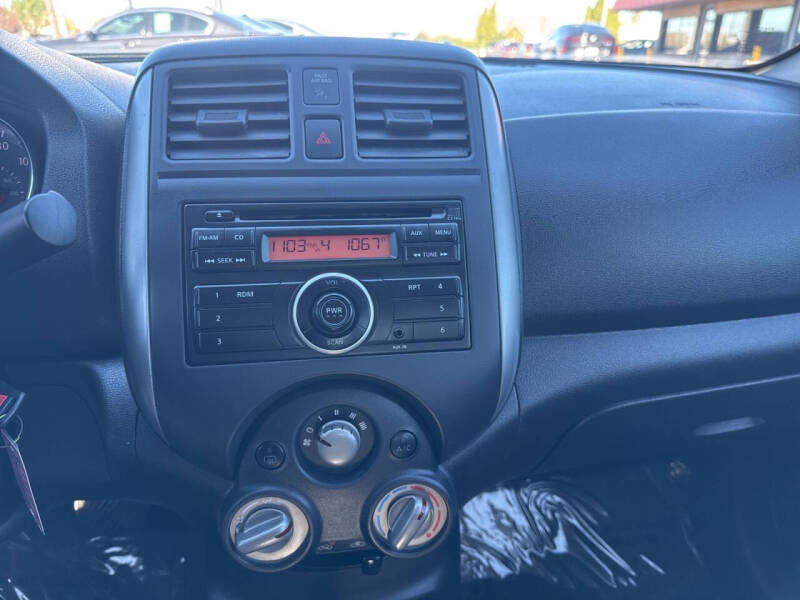 2012 Nissan Versa 1.6 SV