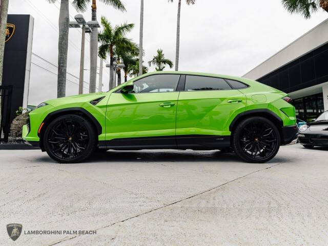 2025 Lamborghini Urus SE