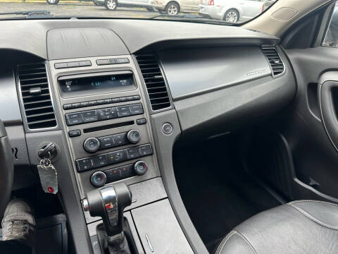 2010 Ford Taurus SEL