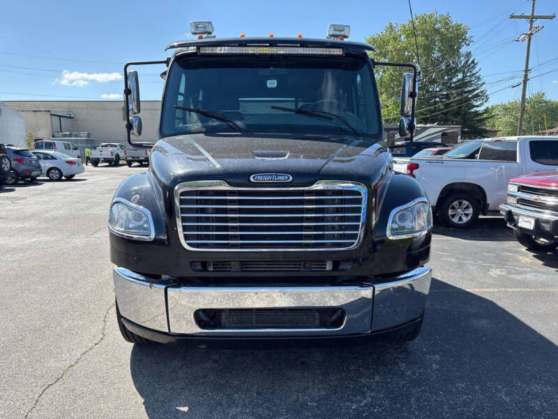 2009 Freightliner M2 106