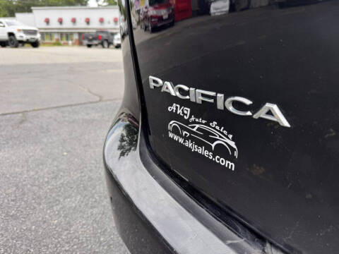 2022 Chrysler Pacifica Touring L