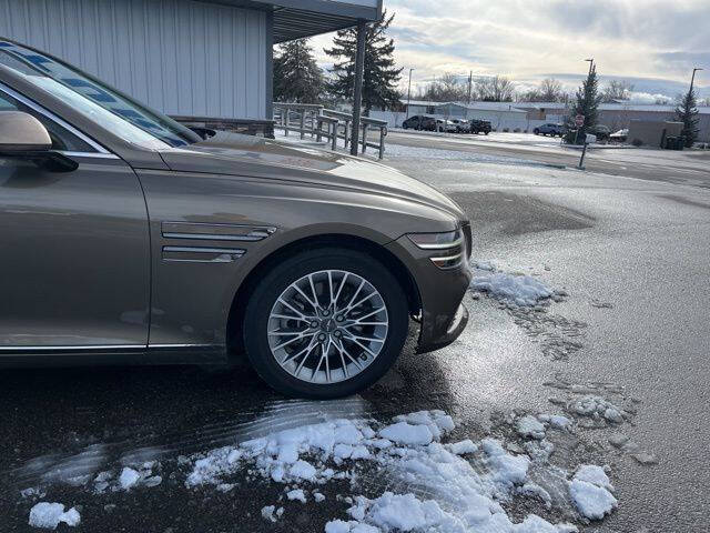 2023 Genesis G80