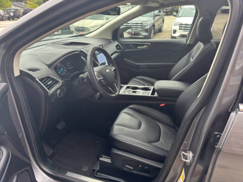 2022 Ford Edge Titanium