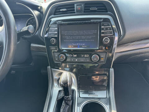 2017 Nissan Maxima Platinum