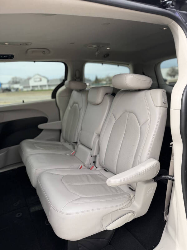 2019 Chrysler Pacifica Touring L