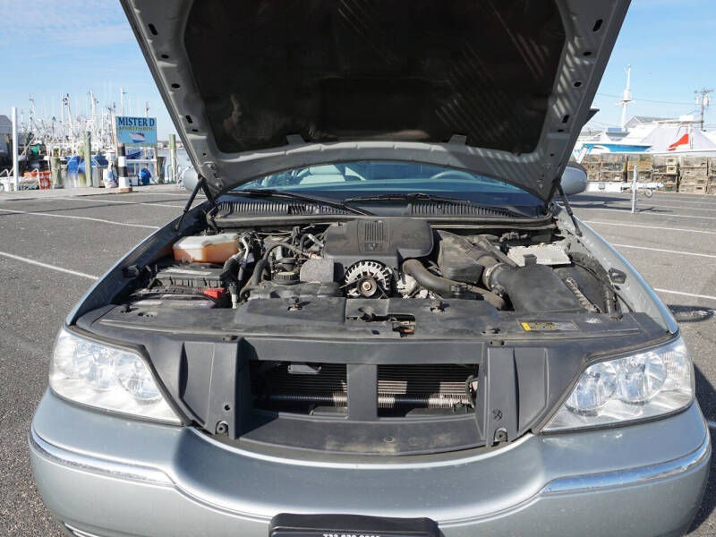 2006 Lincoln Town Car Signature