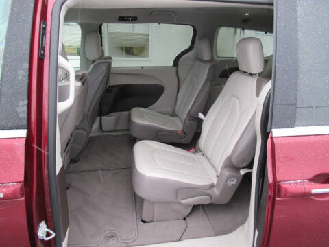 2017 Chrysler Pacifica Touring-L Plus