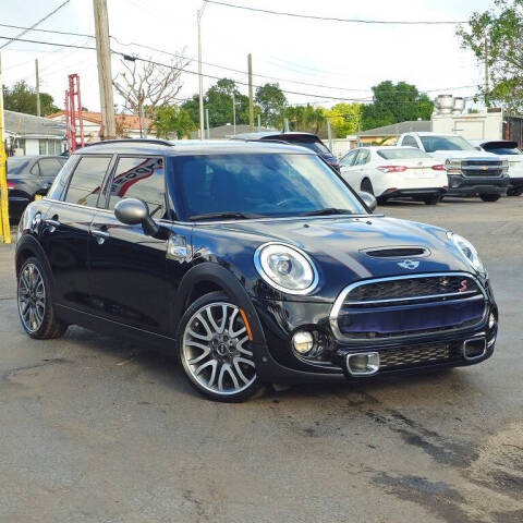 2018 MINI Hardtop 4 Door for sale at SouthMotor Miami in Hialeah, FL