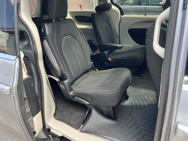 2020 Chrysler Pacifica Touring