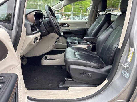 2017 Chrysler Pacifica Touring-L