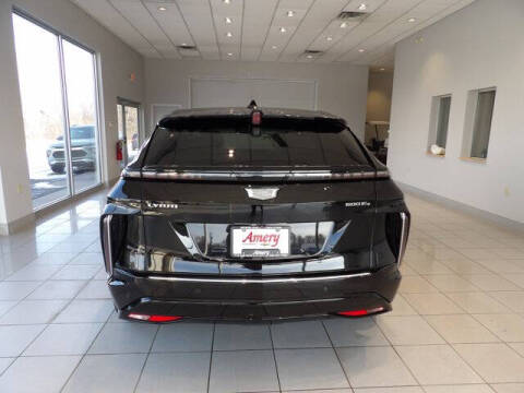 2024 Cadillac LYRIQ Luxury 2