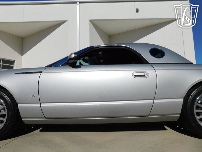 2004 Ford Thunderbird Deluxe