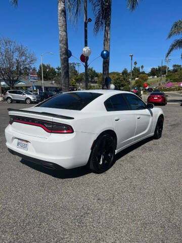 2017 Dodge Charger SE