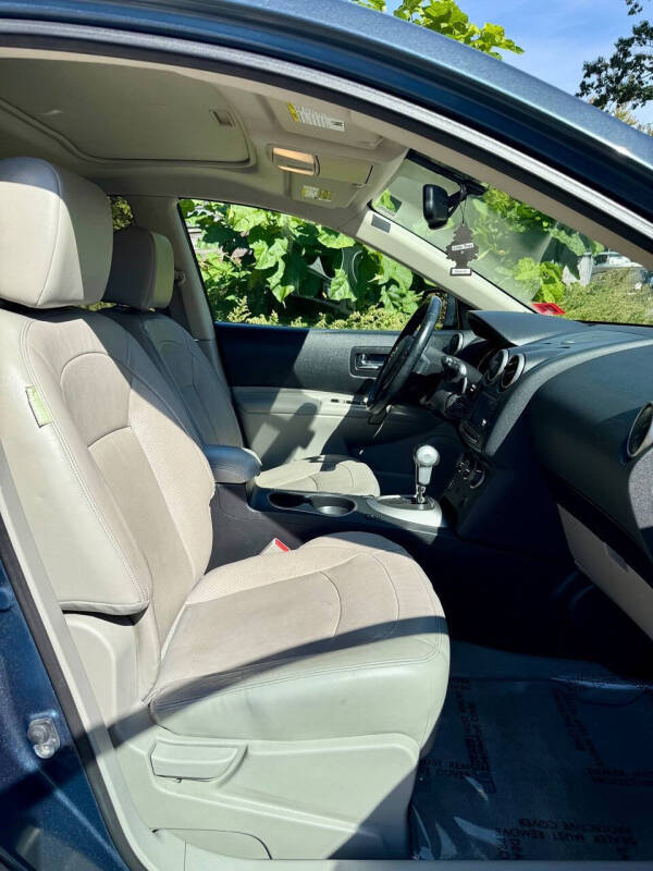 2013 Nissan Rogue SV w/SL Package