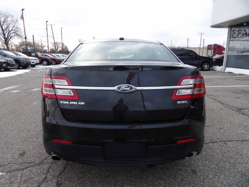 2016 Ford Taurus SEL