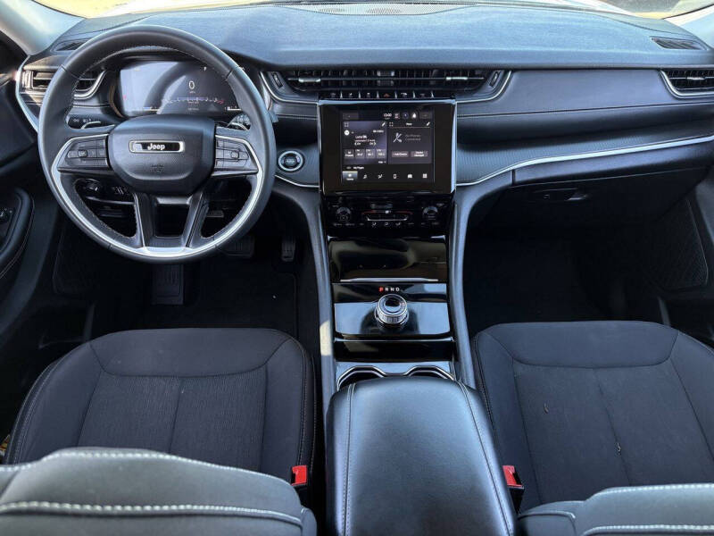 2023 Jeep Grand Cherokee L Laredo