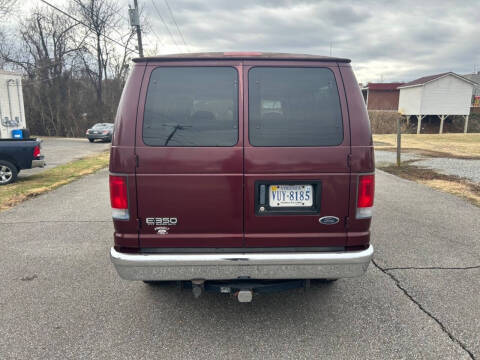 2005 Ford E-Series E-350 SD XLT