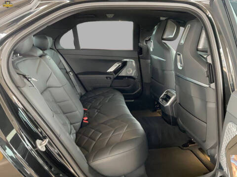 2023 BMW 7 Series 740i