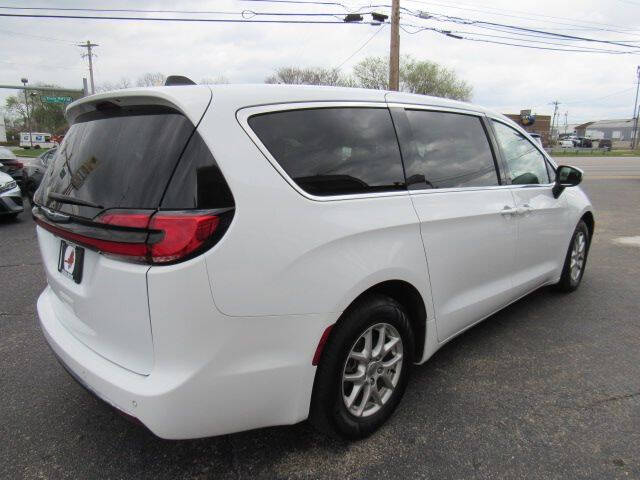 2023 Chrysler Pacifica Touring