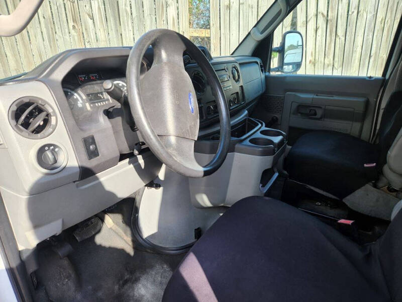 2011 Ford E-Series E-250