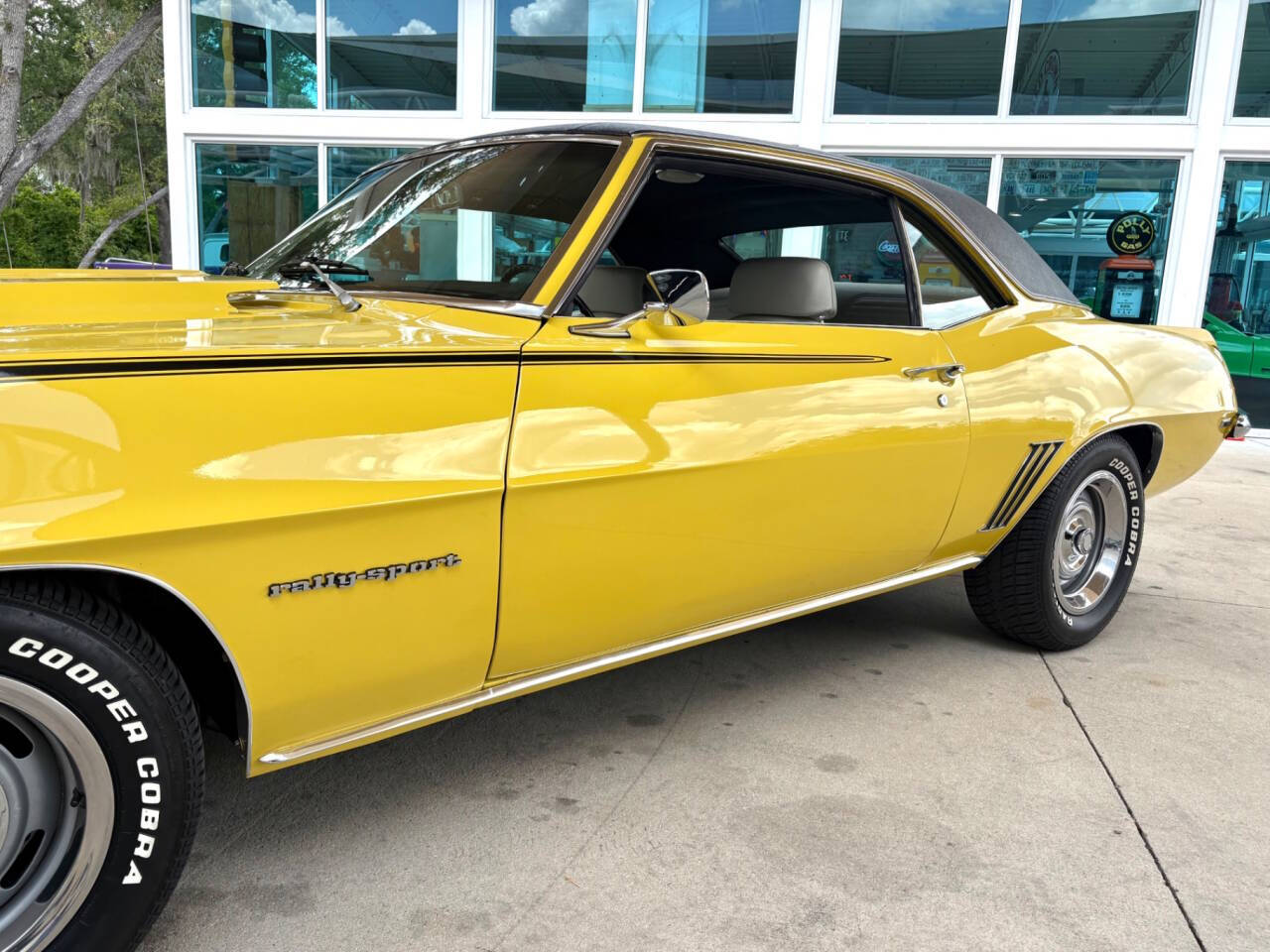 1969 Chevrolet Camaro 14