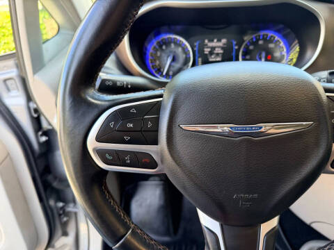 2017 Chrysler Pacifica Touring-L