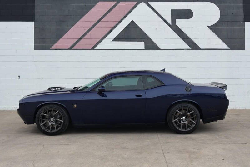 2016 Dodge Challenger 392 HEMI Scat Pack Shaker