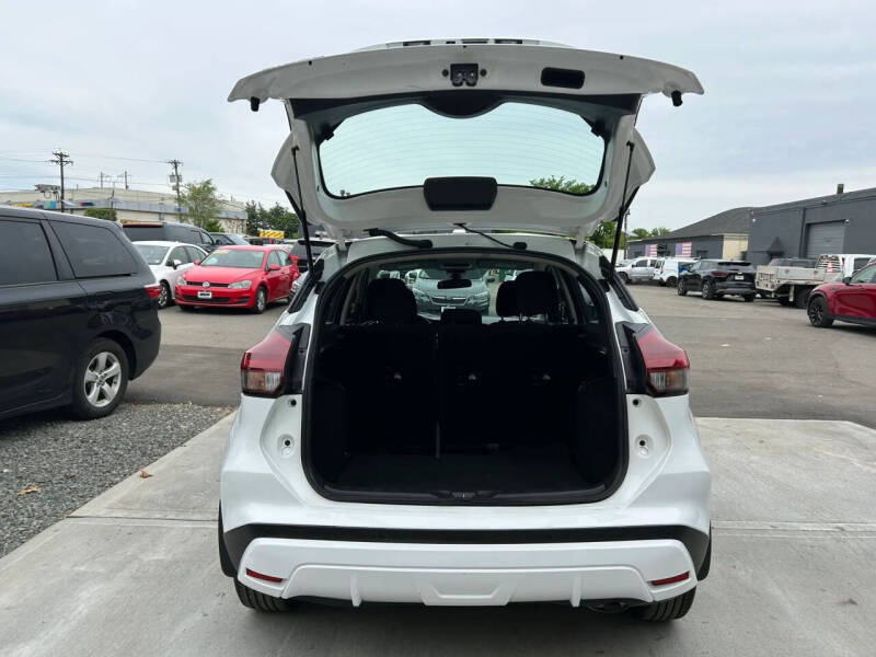 2021 Nissan Kicks S