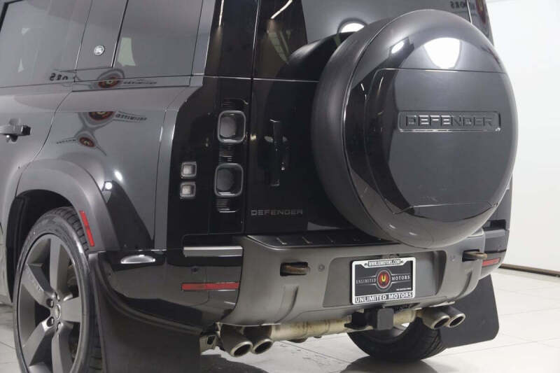 2023 Land Rover Defender 110 V8