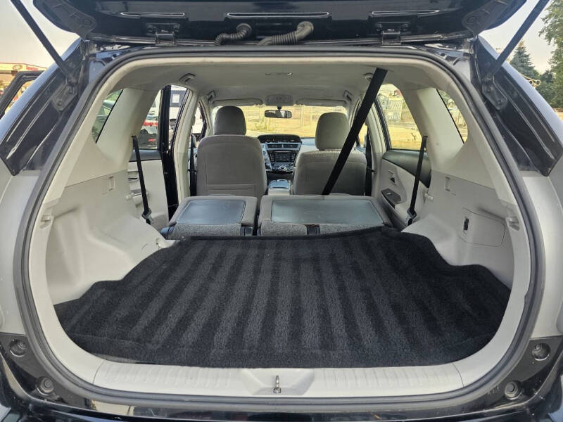 2017 Toyota Prius v Three