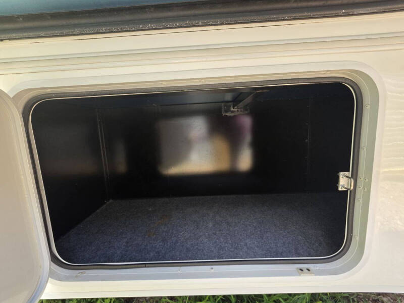 2013 Winnebago Vista