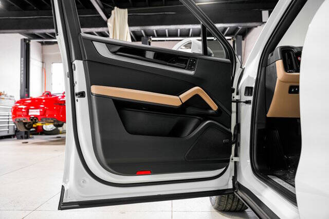 2024 Porsche Cayenne Coupe