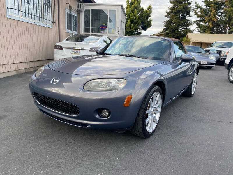 2006 Mazda MX-5 Miata for sale at Ronnie Motors LLC in San Jose CA