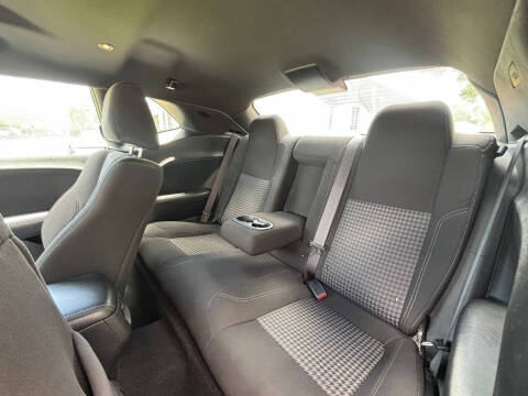 2021 Dodge Challenger SXT