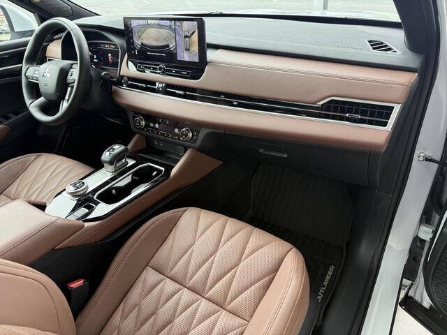 2025 Mitsubishi Outlander SEL