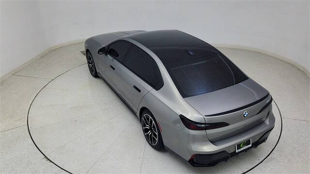 2023 BMW 7 Series 740i