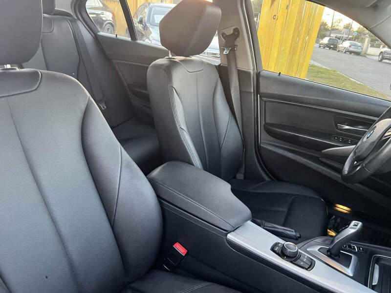 2013 BMW 3 Series 328i