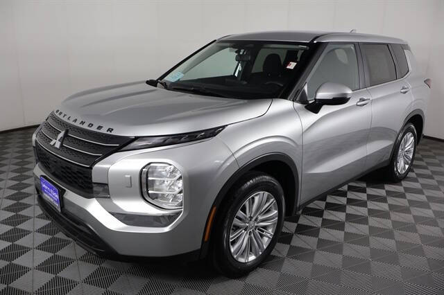 2024 Mitsubishi Outlander ES