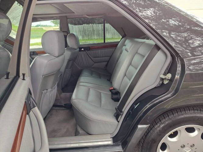 1994 Mercedes-Benz E-Class E 320
