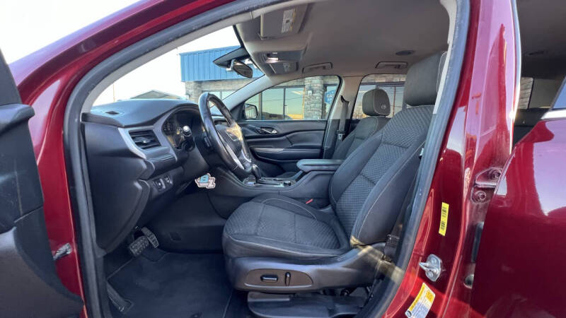 2017 GMC Acadia SLE-2