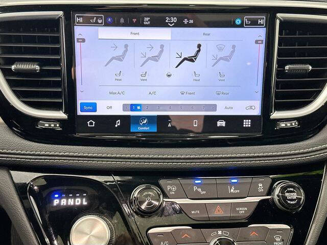 2024 Chrysler Pacifica Plug-In Hybrid Select