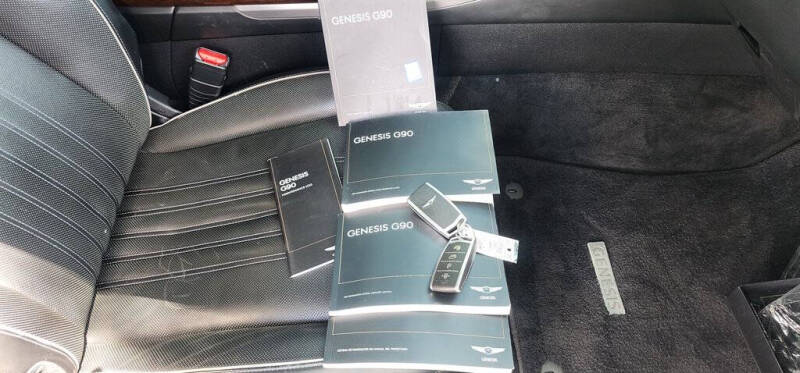 2018 Genesis G90