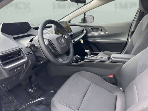 2025 Toyota Prius LE