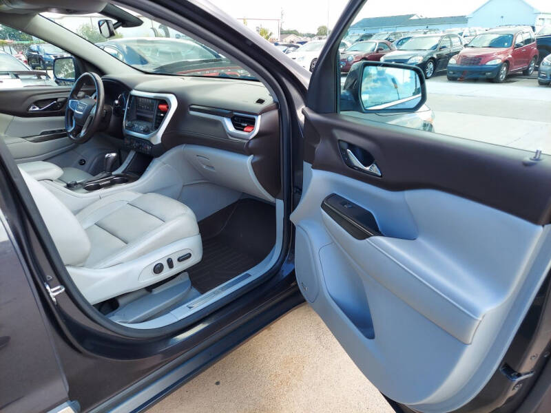 2017 GMC Acadia SLT-1