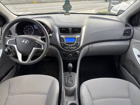 2012 Hyundai Accent GS