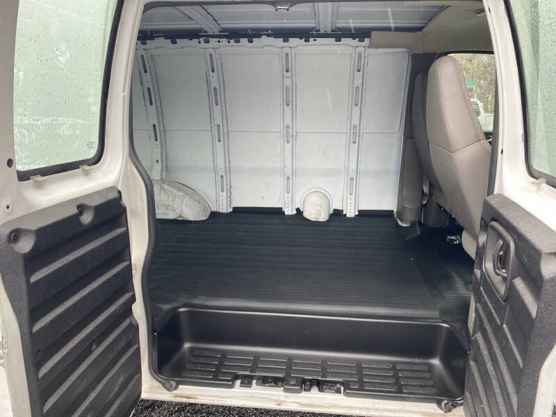 2007 GMC Savana Cargo Base photo 14