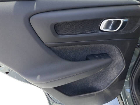 2026 Volvo XC40 B4 Core