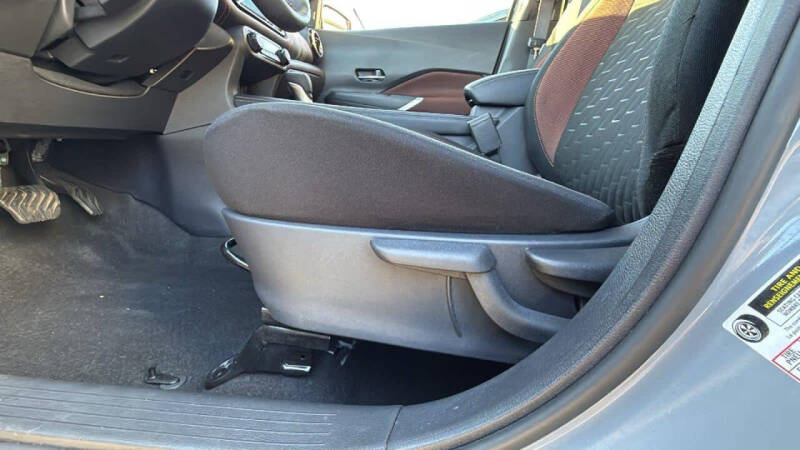 2024 Nissan Kicks SR