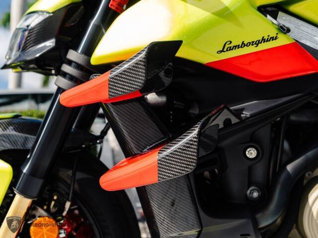 2023 Ducati STREETFIGHTER