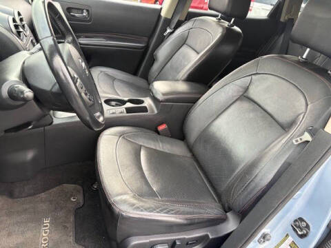 2013 Nissan Rogue SV w/SL Package